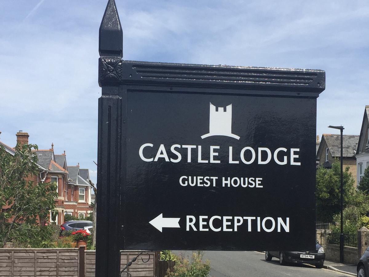 Castle Lodge Guest House Newport  Kültér fotó